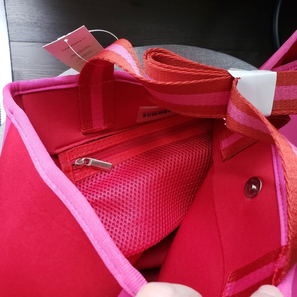 Summersalt Neoprene Beach Tote pink/red two tone NWT - Picture 5 of 6
